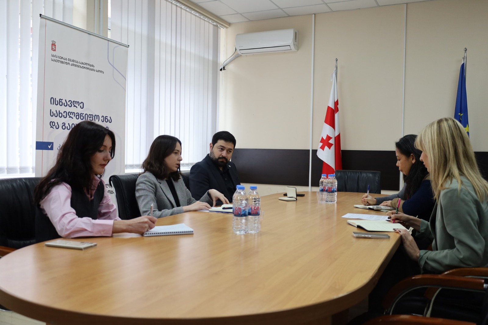 მარიამ კობიაშვილმა საქართველოში გაეროს ლტოლვილთა უმაღლესი კომისრის (UNHCR) წარმომადგენლობის სამართლებრივი დაცვის განყოფილების უფროს გაბრიელ ლოუსთან სამუშაო შეხვედრა გამართა